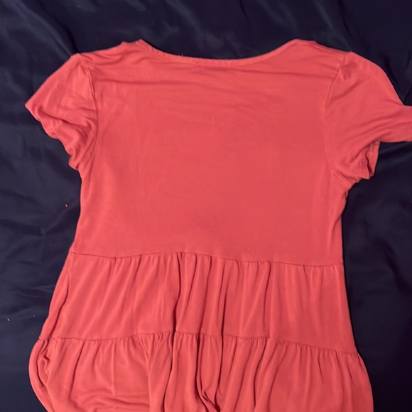 Really cute ruffle top - Picture 3 of 4